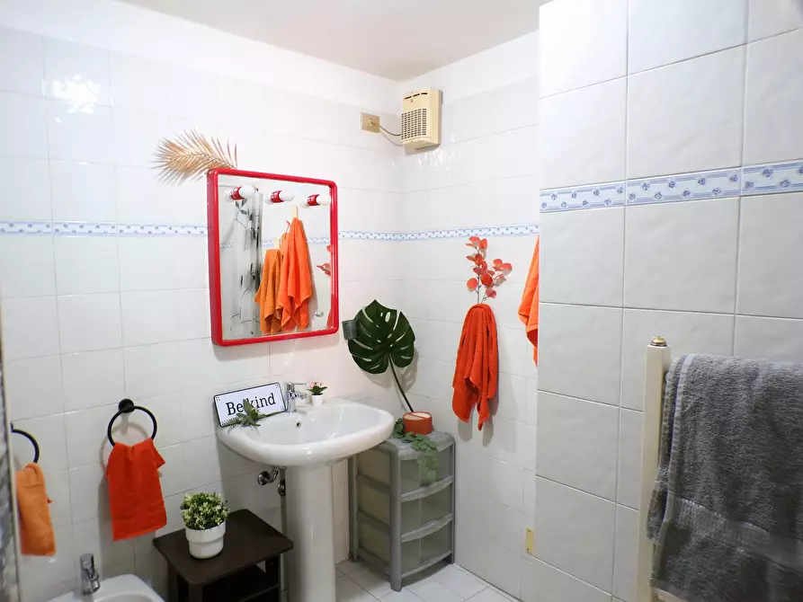 Immagine 10 di Camera in affitto  in Via dei Bibiena a Bologna