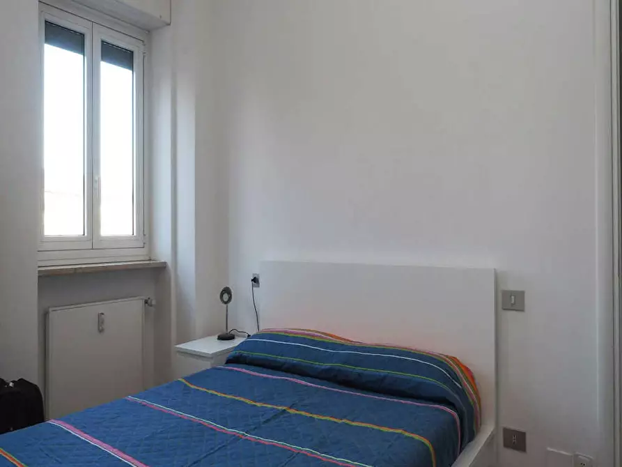 Immagine 2 di Camera in affitto  in Via Vincenzo Giordano Orsini a Milano