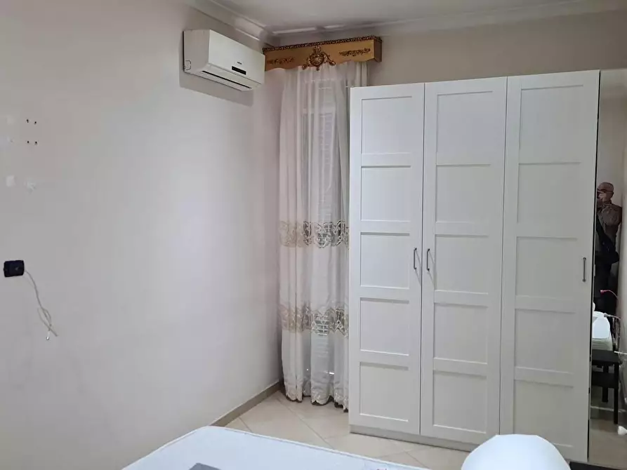 Immagine 10 di Camera in affitto  in Via Luigi Settembrini a Napoli