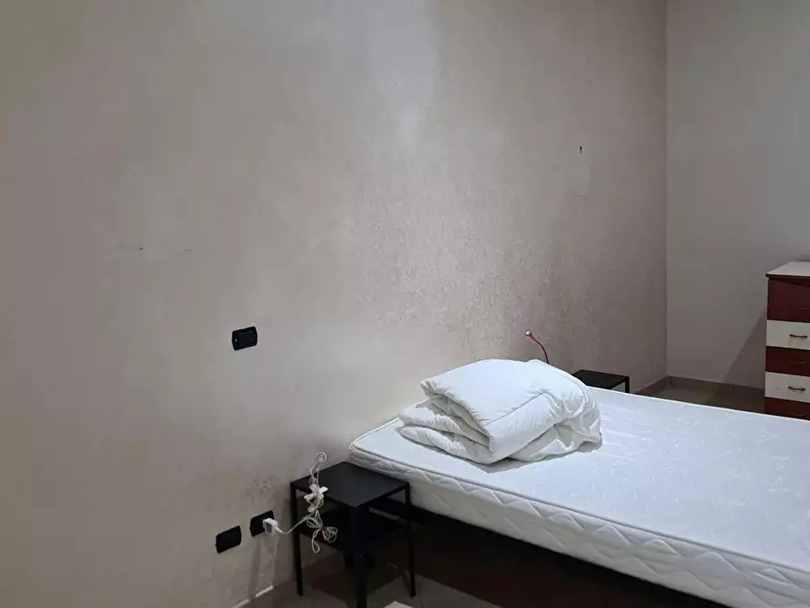 Immagine 2 di Camera in affitto  in Via Luigi Settembrini a Napoli