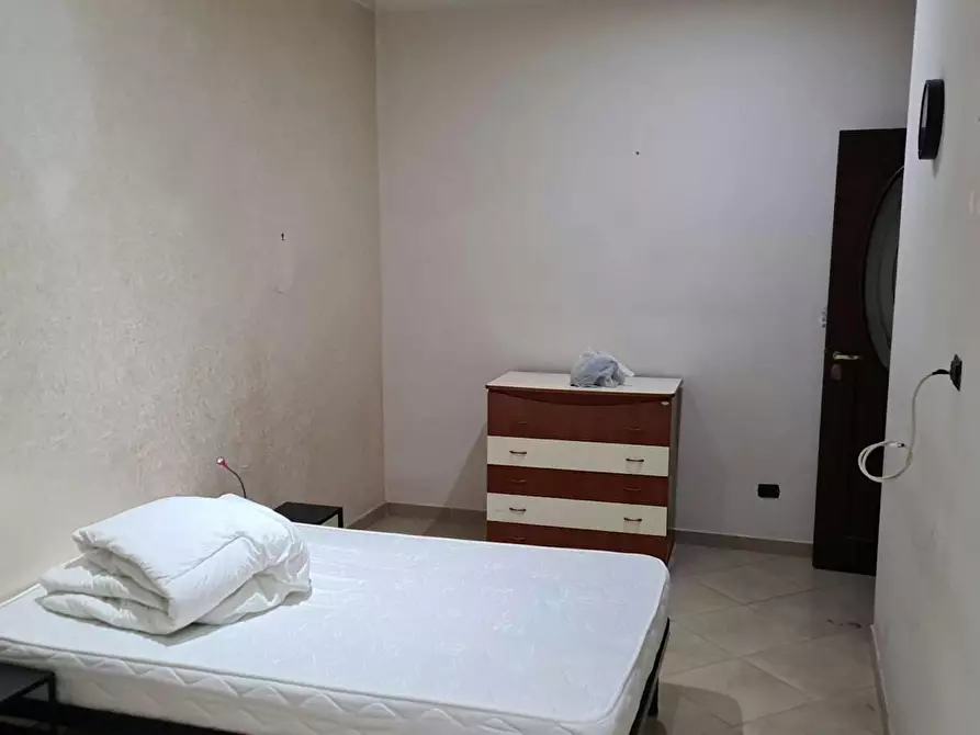 Immagine 5 di Camera in affitto  in Via Luigi Settembrini a Napoli