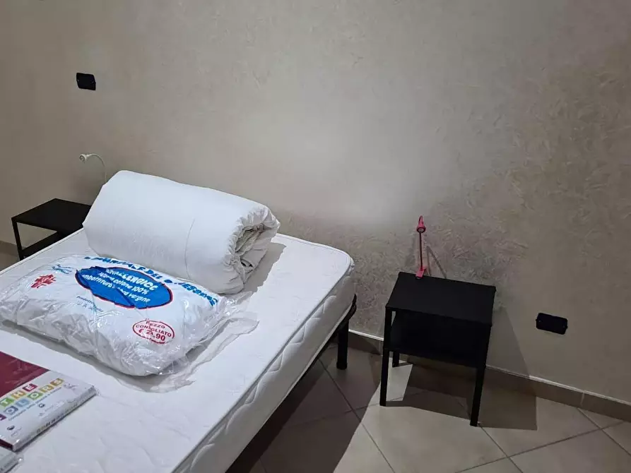 Immagine 4 di Camera in affitto  in Via Luigi Settembrini a Napoli