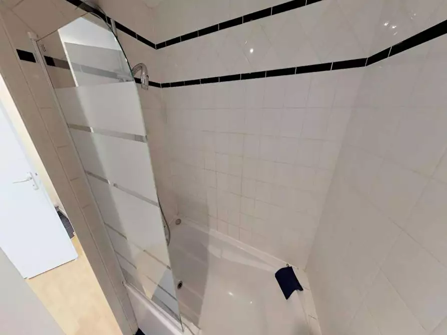 Immagine 6 di Camera in affitto  in Rue Jeanne d'Arc a Lille