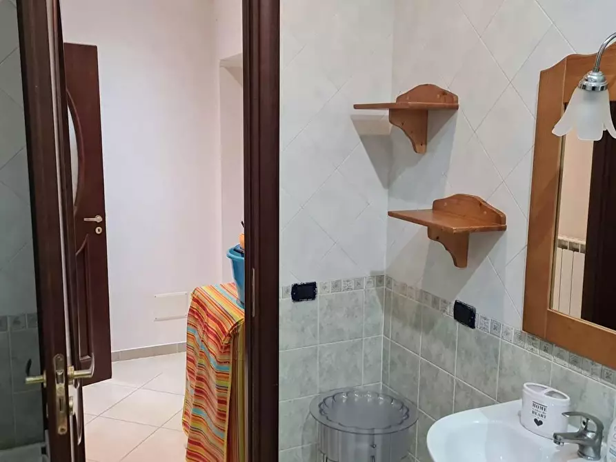 Immagine 7 di Camera in affitto  in Via Luigi Settembrini a Napoli