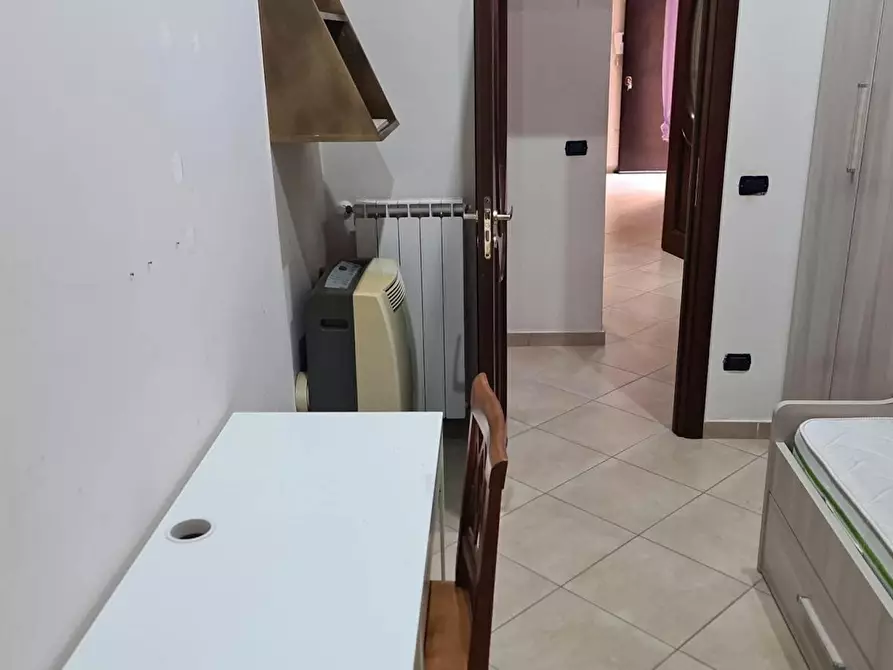 Immagine 3 di Camera in affitto  in Via Luigi Settembrini a Napoli
