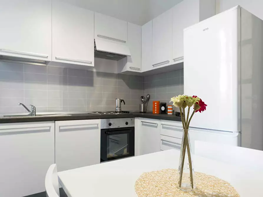 Immagine 10 di Camera in affitto  in Via Temistocle Calzecchi a Milano