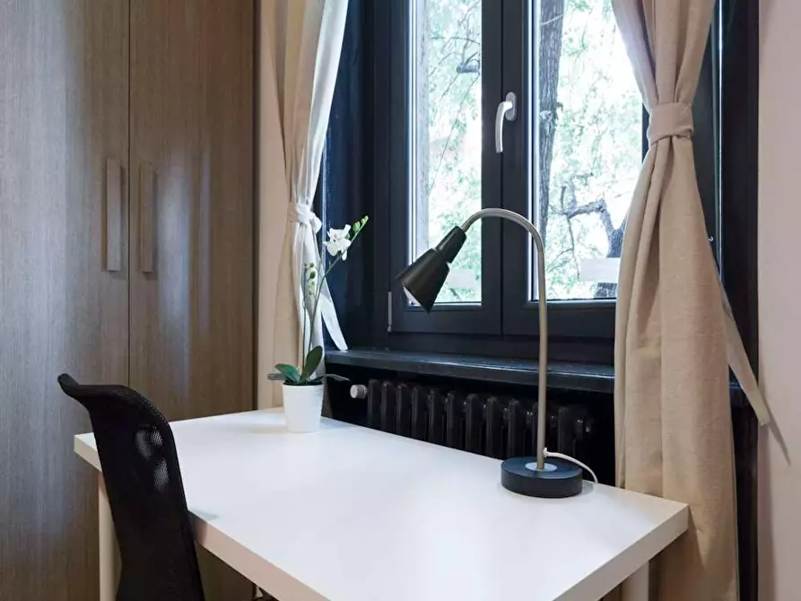 Immagine 3 di Camera in affitto  in Via Temistocle Calzecchi a Milano