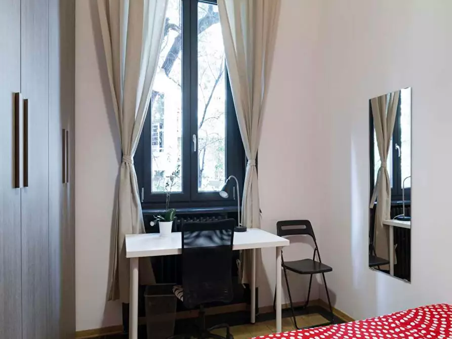 Immagine 2 di Camera in affitto  in Via Temistocle Calzecchi a Milano