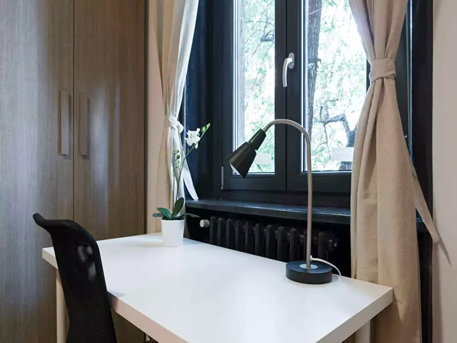 Immagine 6 di Camera in affitto  in Via Temistocle Calzecchi a Milano