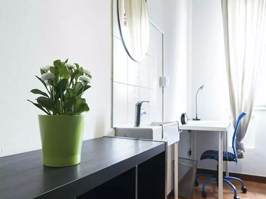 Immagine 6 di Camera in affitto  in Via Salvatore Barzilai a Milano