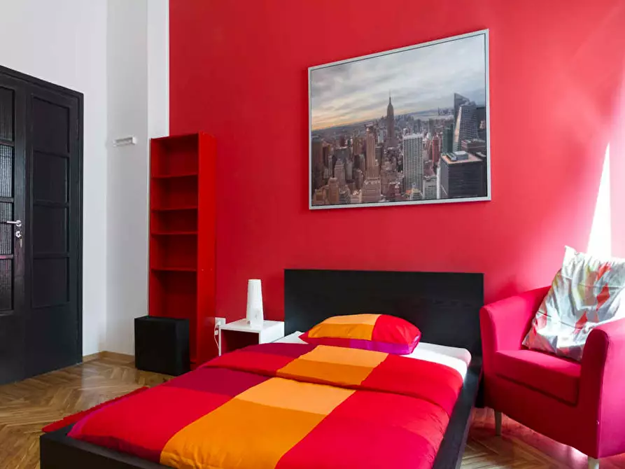 Immagine 1 di Camera in affitto  in Via Temistocle Calzecchi a Milano