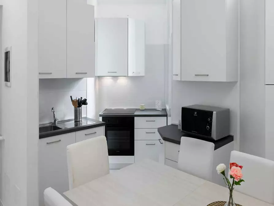 Immagine 8 di Camera in affitto  in Via Cadibona a Milano