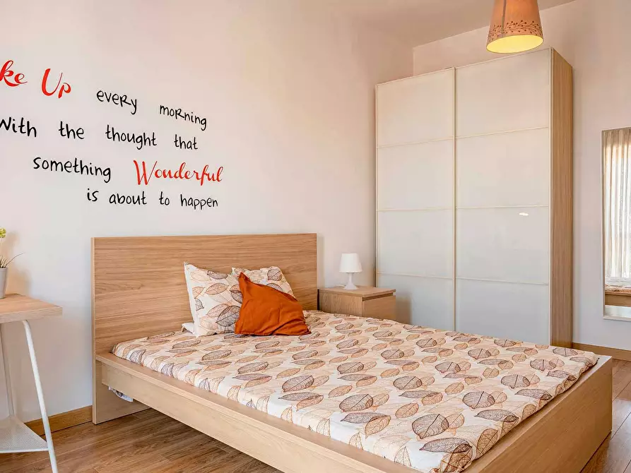 Immagine 2 di Camera in affitto  in Via Arcivescovo Romilli a Milano