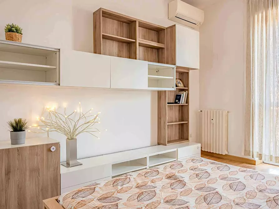 Immagine 3 di Camera in affitto  in Via Arcivescovo Romilli a Milano