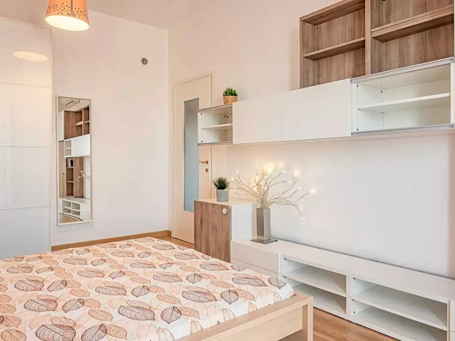 Immagine 4 di Camera in affitto  in Via Arcivescovo Romilli a Milano