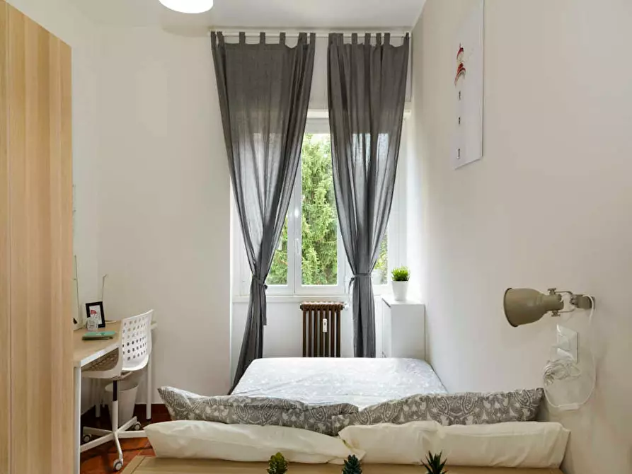 Immagine 1 di Camera in affitto  in Via Francesco Cavezzali a Milano