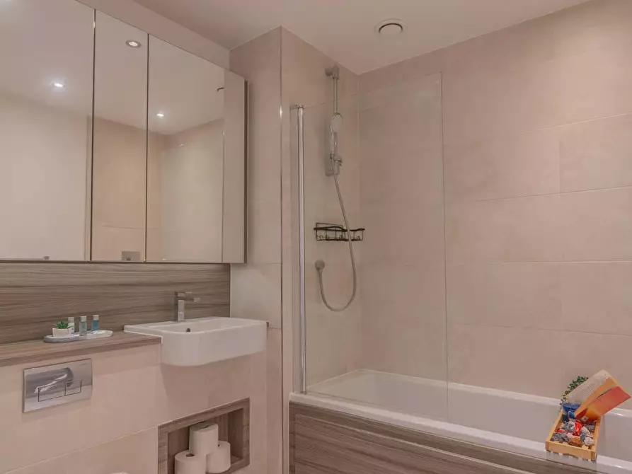 Immagine 6 di Appartamento in affitto  in Lismore Boulevard a Brent