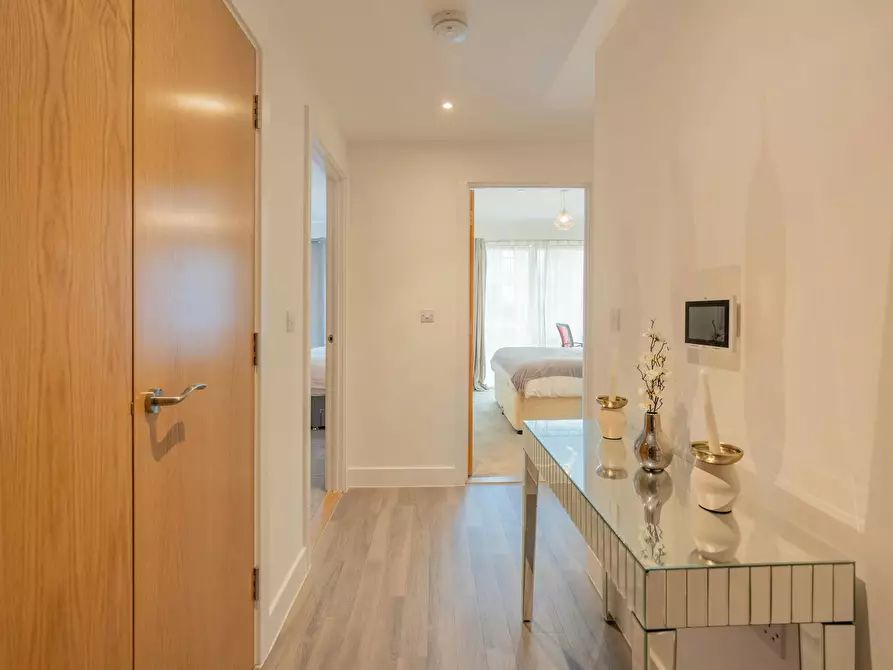 Immagine 7 di Appartamento in affitto  in Lismore Boulevard a Brent