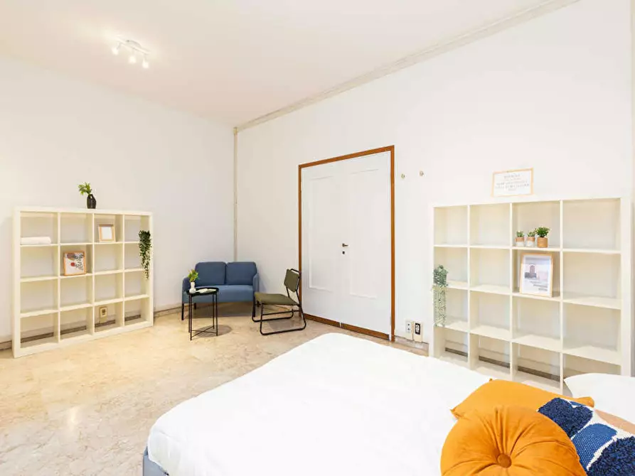 Immagine 1 di Camera in affitto  in Via Francesco Primaticcio a Milano