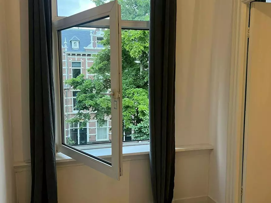 Immagine 6 di Camera in affitto  in Regentesselaan a 's-Gravenhage