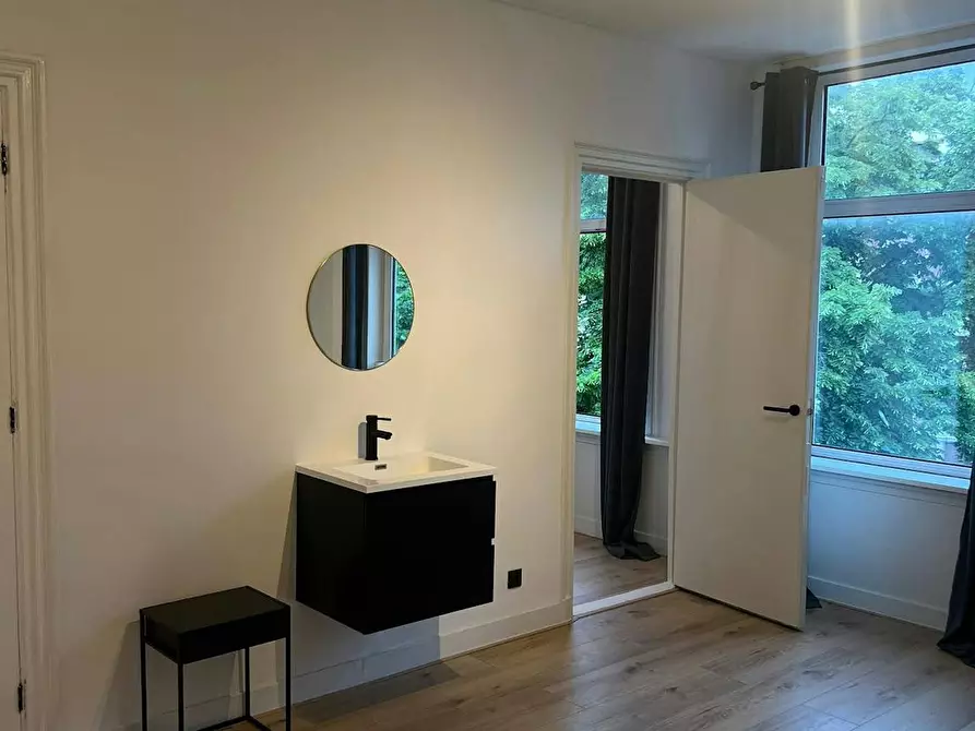 Immagine 3 di Camera in affitto  in Regentesselaan a 's-Gravenhage