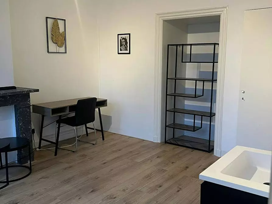 Immagine 1 di Camera in affitto  in Regentesselaan a 's-Gravenhage