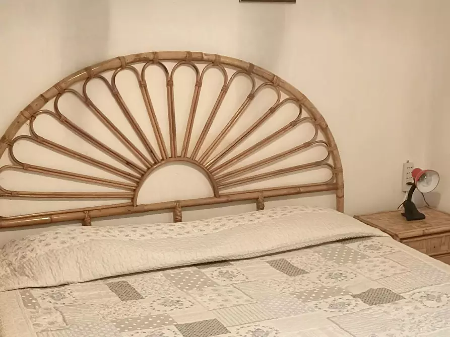 Immagine 1 di Camera in affitto  in Via delle Begonie a Roma