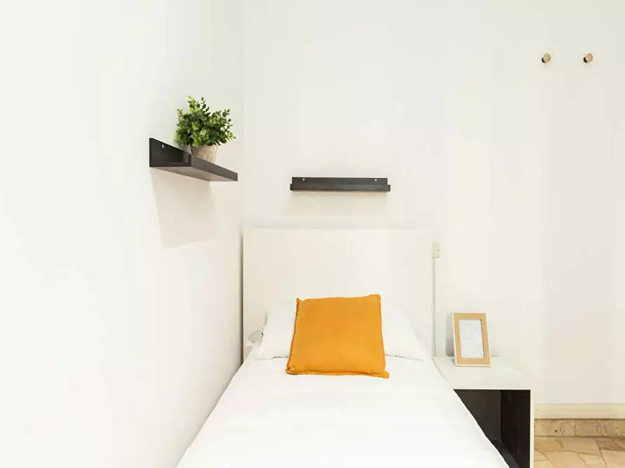 Immagine 3 di Camera in affitto  in Via Francesco Primaticcio a Milano