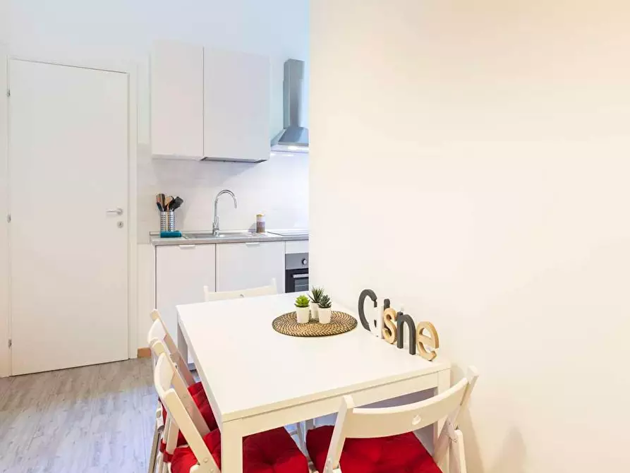 Immagine 10 di Camera in affitto  in Via Salvatore Barzilai a Milano