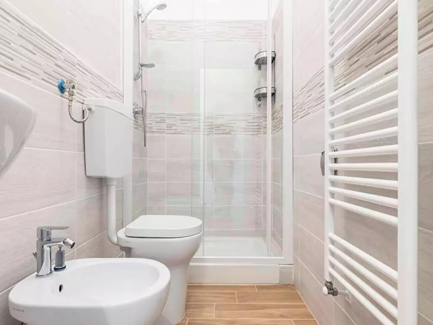 Immagine 10 di Camera in affitto  in Viale Alfredo Oriani a Bologna