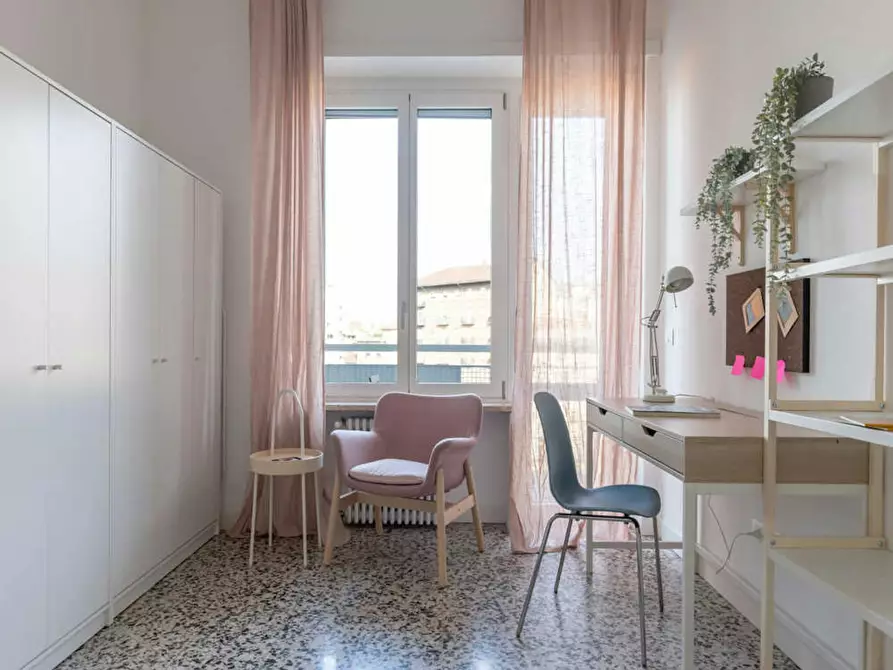 Immagine 5 di Camera in affitto  in Piazza Carducci a Torino