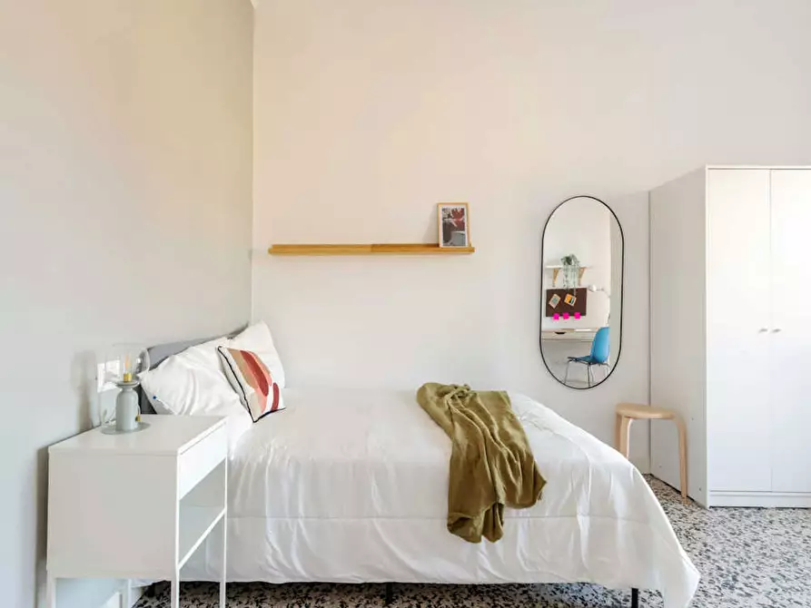 Immagine 3 di Camera in affitto  in Piazza Carducci a Torino