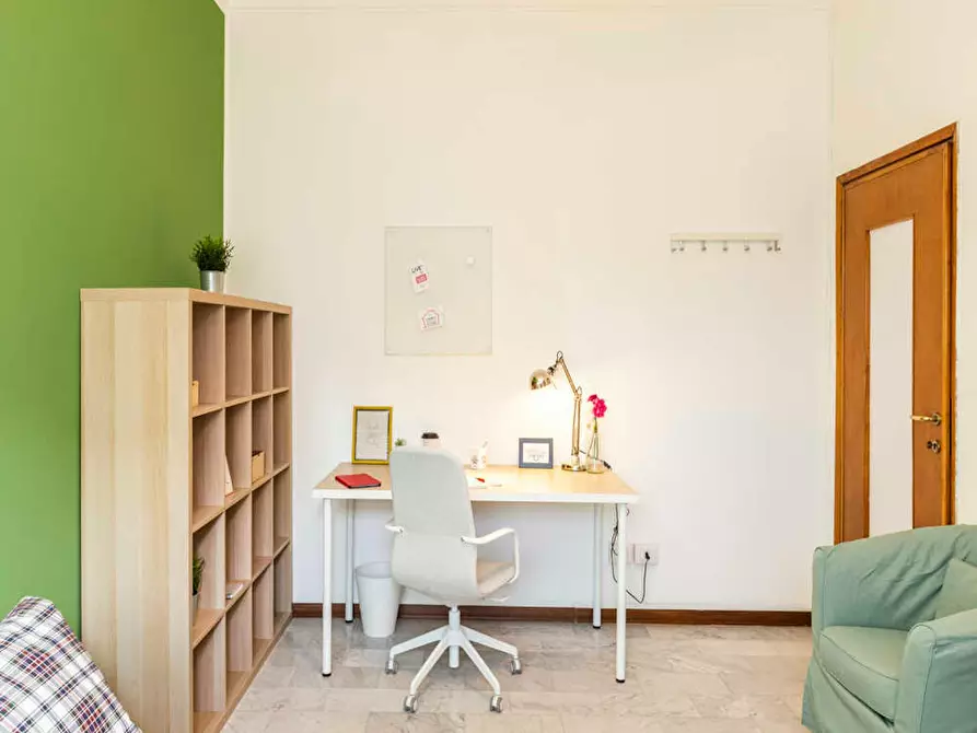 Immagine 5 di Camera in affitto  in Viale Lucania a Milano