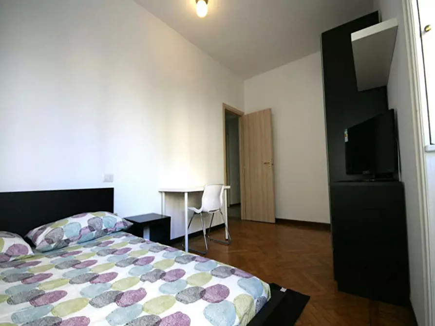 Immagine 1 di Camera in affitto  in Via Lecco a Milano