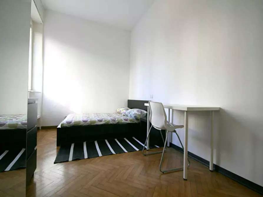 Immagine 2 di Camera in affitto  in Via Lecco a Milano