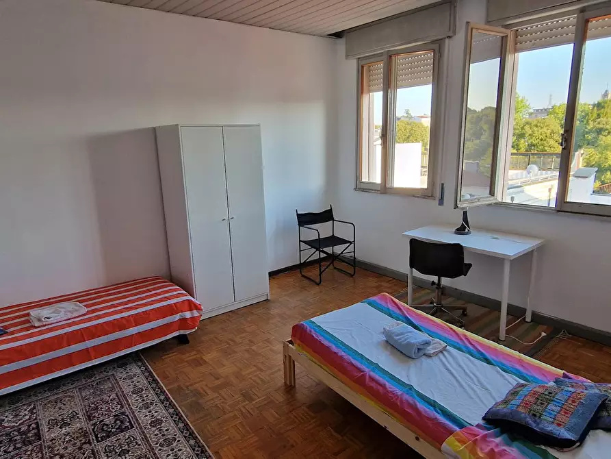 Immagine 1 di Camera condivisa in affitto  in Via Makallè a Padova