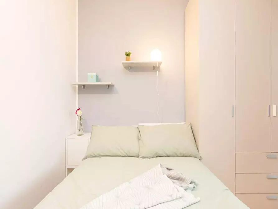 Immagine 1 di Camera in affitto  in Via dei Missaglia a Milano