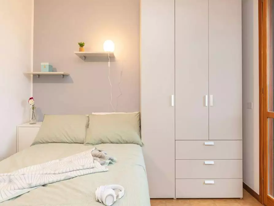 Immagine 2 di Camera in affitto  in Via dei Missaglia a Milano