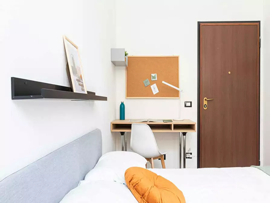 Immagine 6 di Camera in affitto  in Viale Col di Lana a Milano