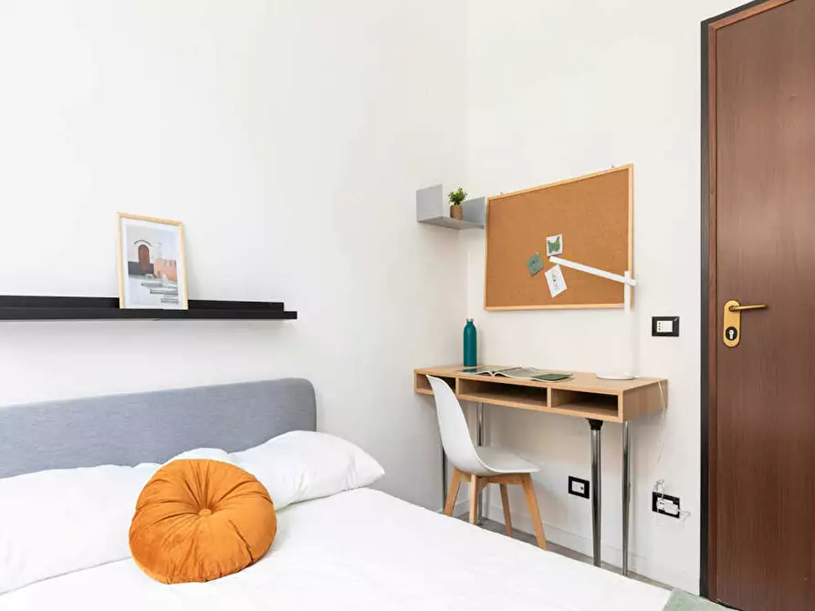 Immagine 5 di Camera in affitto  in Viale Col di Lana a Milano