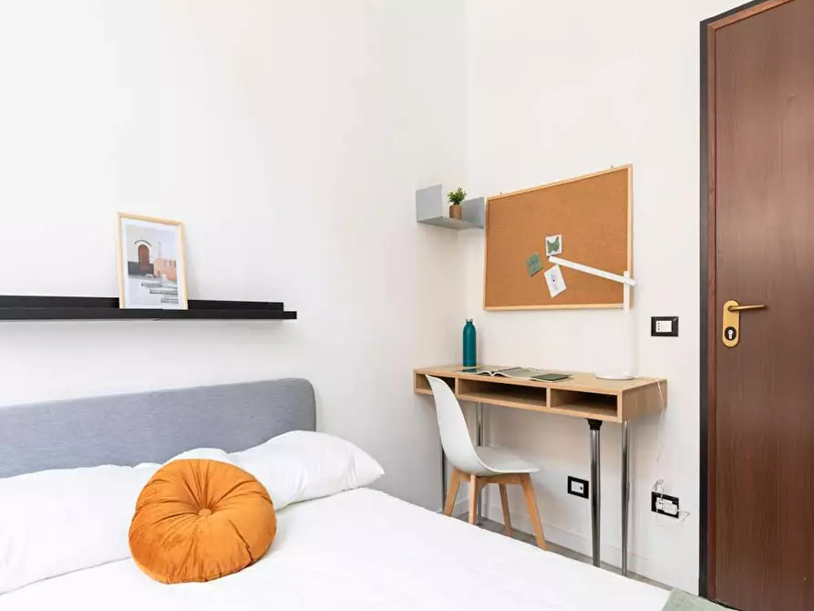 Immagine 6 di Camera in affitto  in Viale Col di Lana a Milano