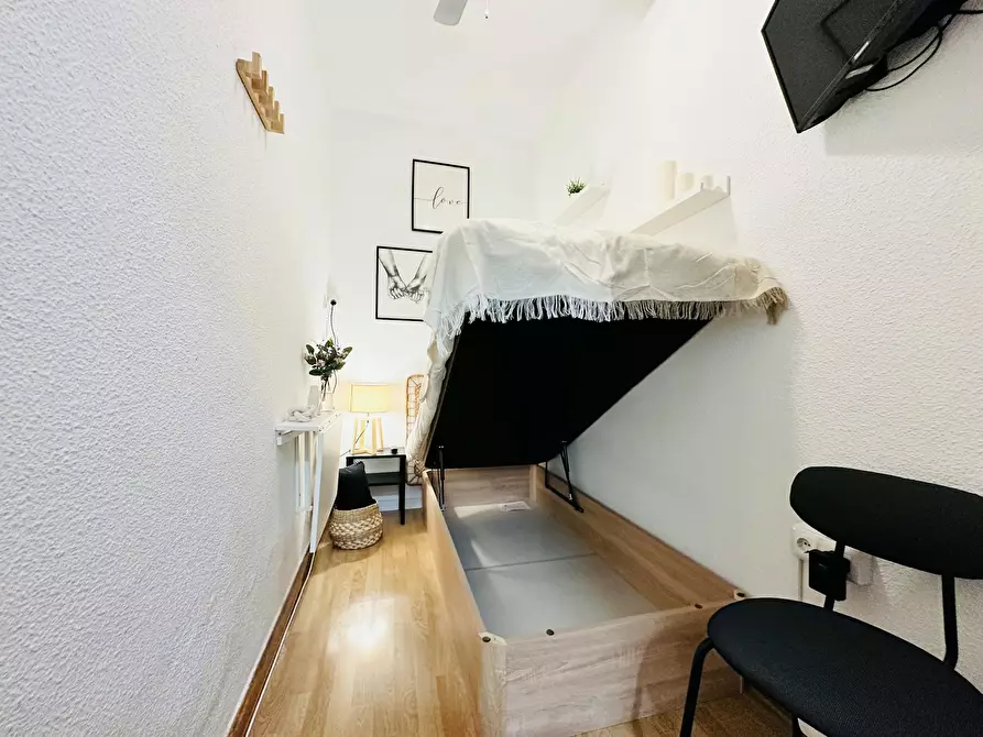 Immagine 4 di Camera in affitto  in Calle de la Aviación Española a Madrid