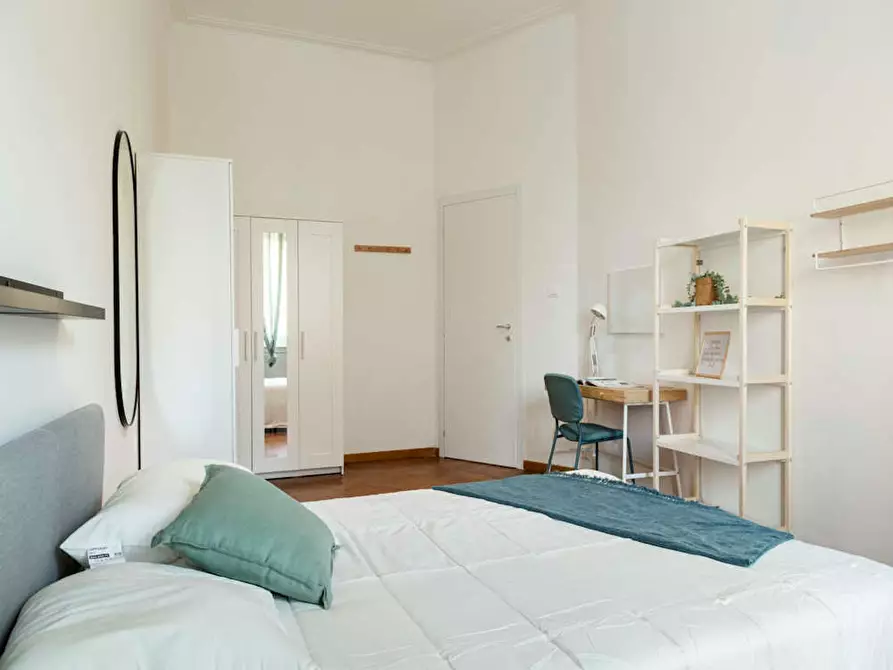 Immagine 1 di Camera in affitto  in Via Giovanni Pascoli a Milano