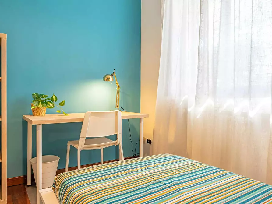 Immagine 2 di Camera condivisa in affitto  in Via Giovanni Battista Morgagni a Milano