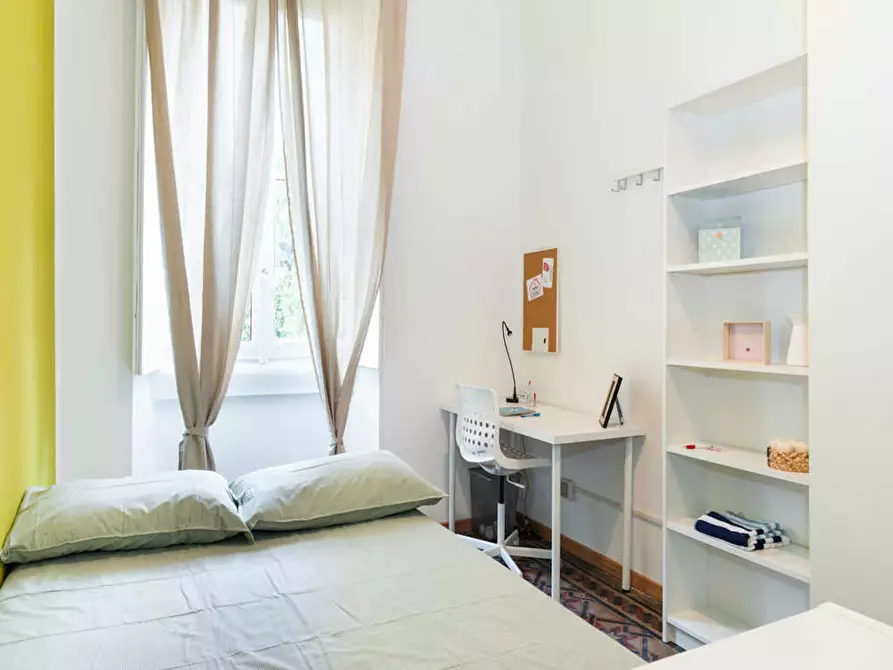 Immagine 1 di Camera in affitto  in Via Carlo Goldoni a Milano