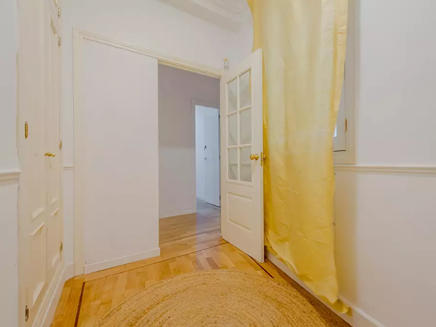 Immagine 8 di Camera in affitto  in Calle de Fernán González a Madrid
