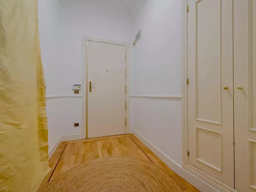 Immagine 7 di Camera in affitto  in Calle de Fernán González a Madrid