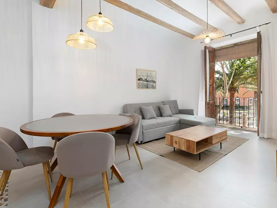 Immagine 1 di Appartamento in affitto  in Carrer Beat Nicolau Factor a Valencia