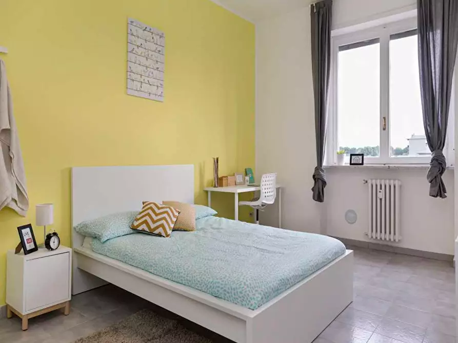 Immagine 1 di Camera in affitto  in Via dei Mandorli a Corsico