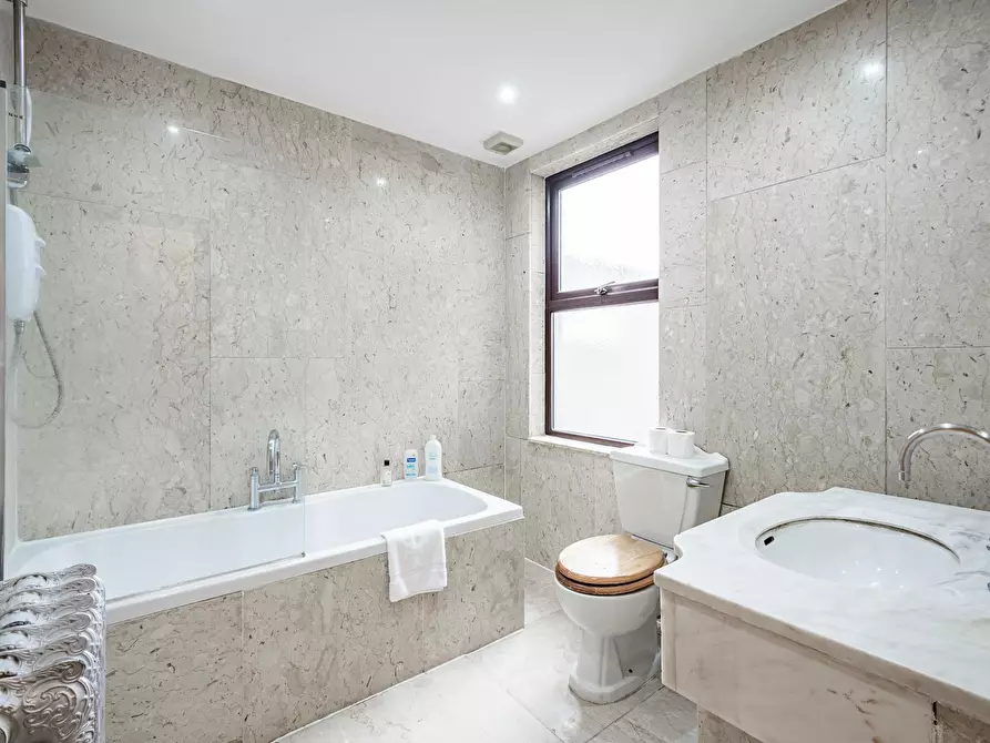 Immagine 9 di Casa indipendente in affitto  in Grove Vale a Camberwell